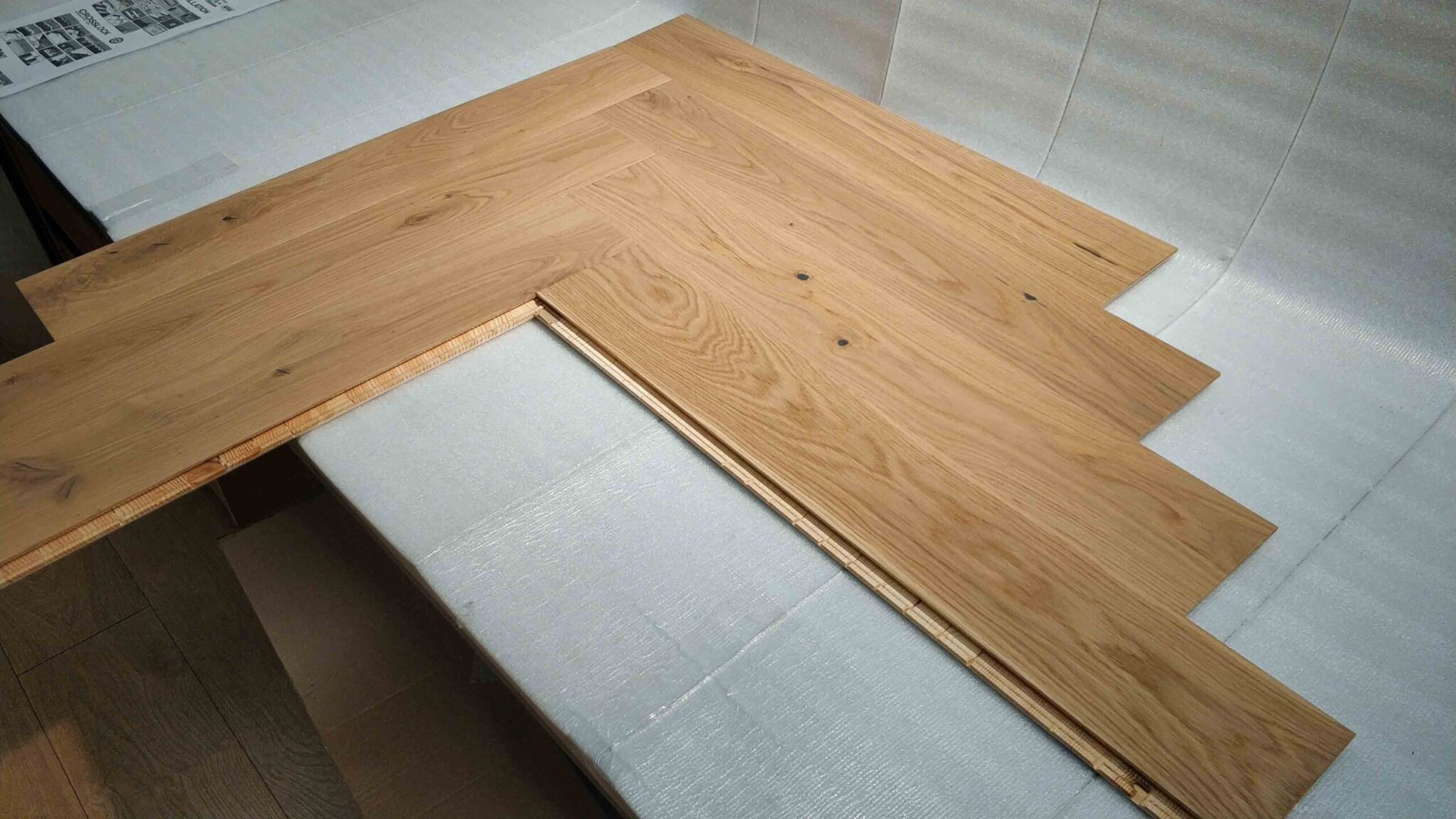 Engineered Herringbone Invisible Click Oiled Oak Wood Flooring 14mm X 110mm - Image 3