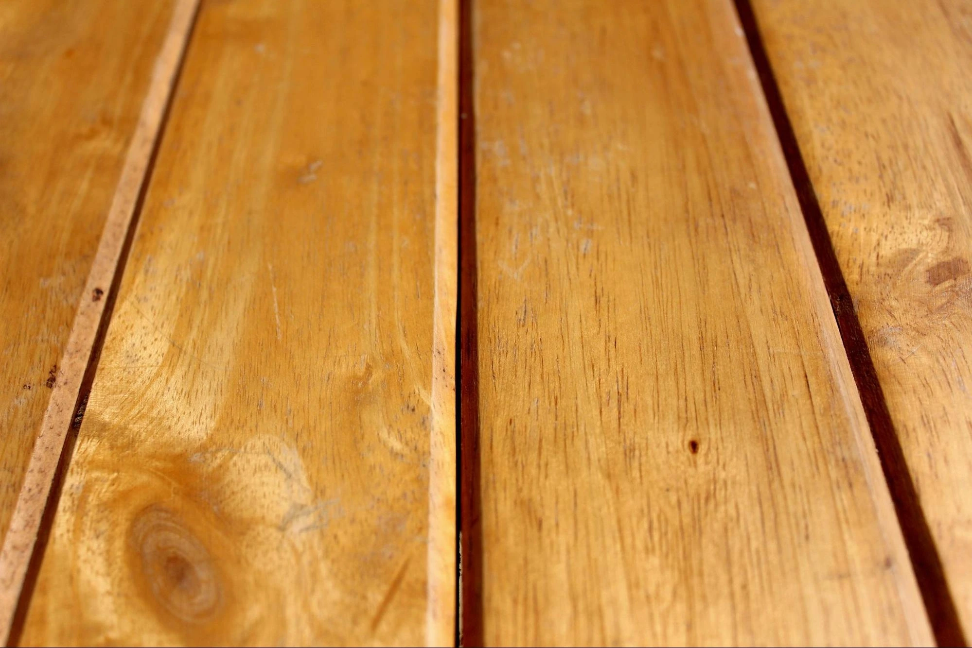 Best Teak Laminate Flooring for Busy Homes: What to Look For
